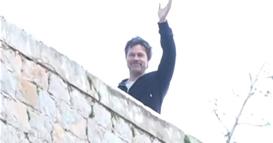 Бред Пит пристигна на грчкиот остров Идра за снимањето на новиот филм „The Riders“