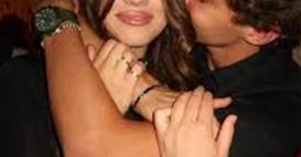 Познатиот возач на Формула 1 раскина со атрактивната Чехиња