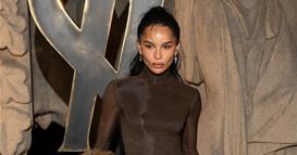 Зои Кравиц ги привлече сите погледи на Модната недела во Париз- сите гледаа во блузата (ВИДЕО)