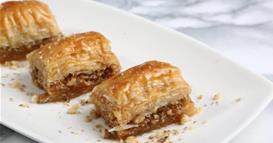 Баклава со плазма и лешници