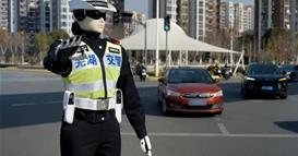 Полицајците се прераспределени на други работни места- роботите ги презедоа нивните должности во Шенжен (ВИДЕО)