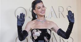 Што можат нехируршките третмани ако се прават паметно – Што вели естетски хирург за изгледот на Ен Хатавеј?