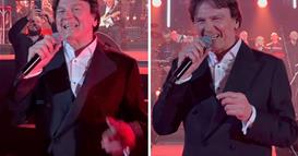 Здравко Чолиќ среде концерт си ја здогледа својата прва љубов- неговата реакција е хит 