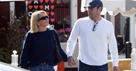 Сидни Свини потврди дека е во врска со 16 години постариот музички менаџер Браун