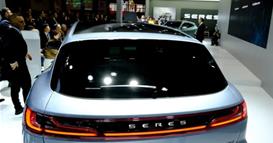 Кинески производител патентира тоалет, вграден во седиште на автомобилот- се активира со гласовна команда 