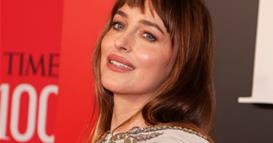 Дакота Џонсон пристигна како митолошка божица на гала вечера (ФОТО)