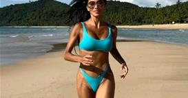 Фото: Убавата Никол ја отвори сезоната на бикини 