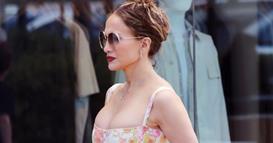 Џенифер Лопез се прошета низ Лос Анџелес со чанта, поскапа од повеќето автомобили (ФОТО) 