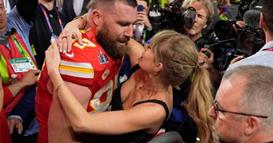 Тејлор Свифт и Тревис Келси раскинале во тајност?!- вирална објава ги запали мрежите