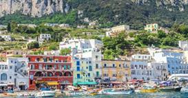 Популарен италијански остров воведува казна од 500 евра за агресивно наговарање на туристите 