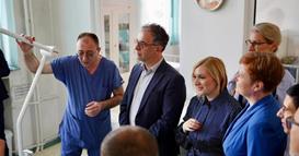 Алиу во Гостивар: Обезбедивме современа медицинска опрема вредна половина милион долари