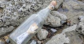 Жена пронашла порака во шише на плажа- веднаш повикала полиција 