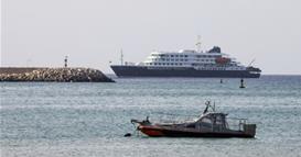 Шпанија му дозволи на крузерот погоден од случаи на Хантавирус  да се закотви на Канарските острови