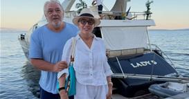 Лепа Брена со сопругот крстарат низ Јадранското Море во новата јахта (ФОТО)