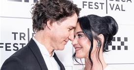 Кети Пери за врската со поранешниот канадски премиер: Ги знае моите песни, ми се восхитува (ФОТО)