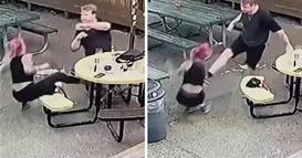 Сакала мирно да му раскине во кафуле, но тој направил хорор- драма во САД (ВИДЕО)