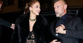 Џенифер Лопез на забава во Милано носеше проѕирен чипкаст фустан (ФОТО)