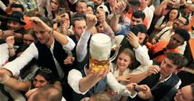 Октоберфест урива рекорди- го посетиле 7,4 луѓе, испиле 6,7 милиони литри пиво