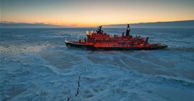 Русија купува танкери за течен природен гас (LNG) способни да пловат по мориња покриени со мраз