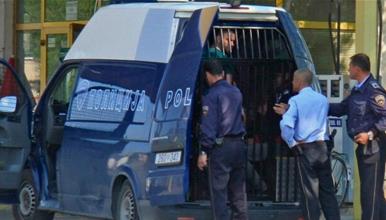 Шестмина се приведени за пораките дека во водата во Скопје е пронајдена бактерија