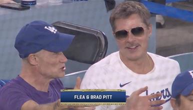 Фото: Бред Пит изненади со нов имиџ на бејзбол натпревар