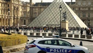 Уапсено четврто лице за грабежот на Лувр