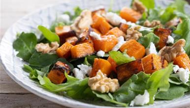Салата од печена тиква и рукола