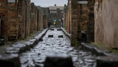 Роботите влегоа и во археологијата- помагаат при составување на античките фрески во Помпеја (ВИДЕО)