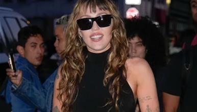 Жена го шокира Холивуд: Тврди дека ѝ е мајка на Мајли Сајрус, вели дека ја родила на 12 години