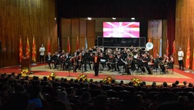 Предновогодишен концерт на Воениот оркестар на Армијата и музичари од Романија