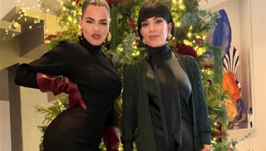 Клое Кардашијан: Мајка ми пред Божиќ ме заклучуваше на таван (ВИДЕО)