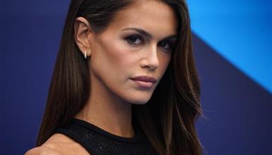 Видео- фото: Ќерката на Синди Крафорд во проѕирен фустан 