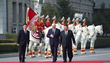 Лукашенко во посета кај Ким Џонг Ун, наскоро ќе оди и во Белата куќа