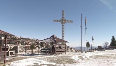 Утрово најстудено на Попова Шапка, попладне и во текот на ноќта локални врнежи од дожд