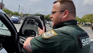 Тиктокер е уапсен поради исмевење полицаец со ВИ снимка, му се заканува затвор (ВИДЕО)