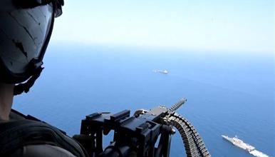 Сообраќајот низ  Ормускиот теснец речиси запре