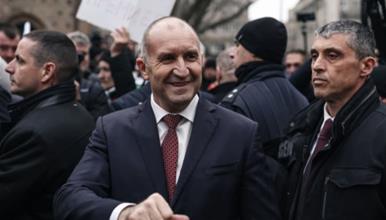 Бугарската претседателка му го даде мандатот за состав на новата влада на екс претседателот 