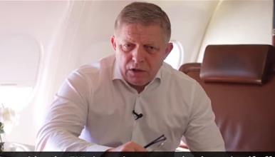 Фицо се обрати од авион на враќање од Москва: Отфрлам нова железна завеса (ВИДЕО)