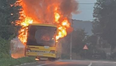 Автобус се запали во близина на Бјеловар, Хрватска