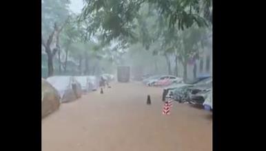 Видео: Обилни врнежи од дожд во Кина: Евакуирани речиси 40.000 луѓе