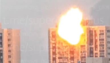 Голем украински напад над Москва, погодена е и висококатница (ВИДЕО)