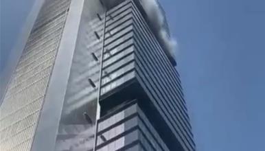 Експлозија и пожар во втората највисока зграда во Шпанија- зградата е итно евакуирана (ВИДЕО)