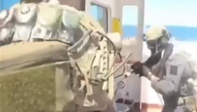 Француски командоси извршија упад на руски танкер во близина на Италија, Макрон објави снимка (ВИДЕО)