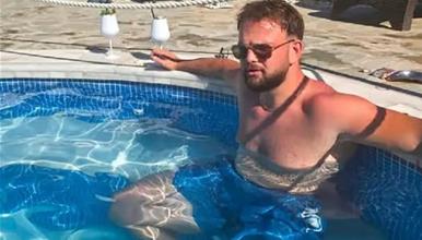 Албанец од Британија се бори за живот по страшната повреда на одмор во Марбеја