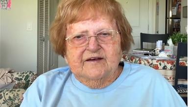 Баба Дронијак (96) не се откажува од забавите во домот и покрај заканите за исфрлање