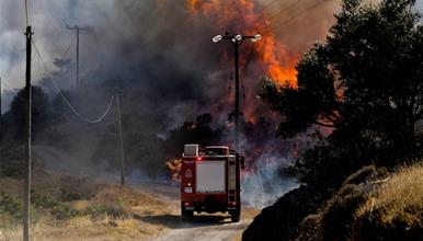 Пожар во близина на Солун, евакуирано населението