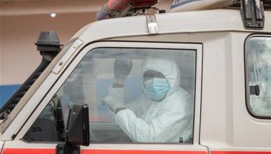 Нов чекор во борбата против смртоносниот сој на ебола: Првиот пациент прима експериментален третман
