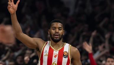 Џаред Батлер уште една година во Црвена ѕвезда
