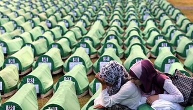 Триесет и една година по геноцидот во Сребреница - уште десет жртви погребани во Поточари  