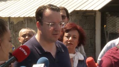 Николоски: Проблемот на професионалните возачи го решаваме самостојно, веќе се издаваат долгорочни визи
